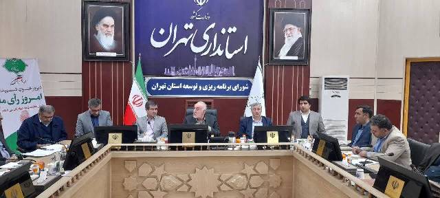استاندار تهران؛ برای ایستادن در بام اقتصادی باید به استواری رسید